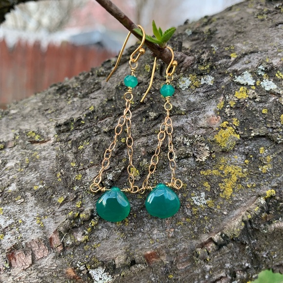 Onyx gemstone gold earrings - Picture 3 of 4